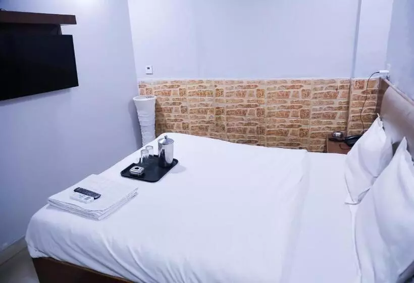 Hotelli Roomshala 127 Mannat Stay