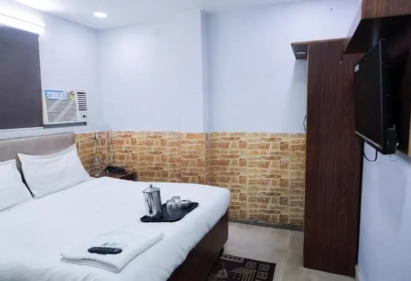 Hotelli Roomshala 127 Mannat Stay