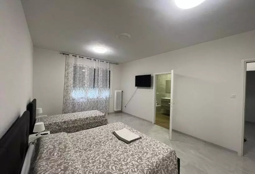 پانسیون Casa Roma Rooms&apartments