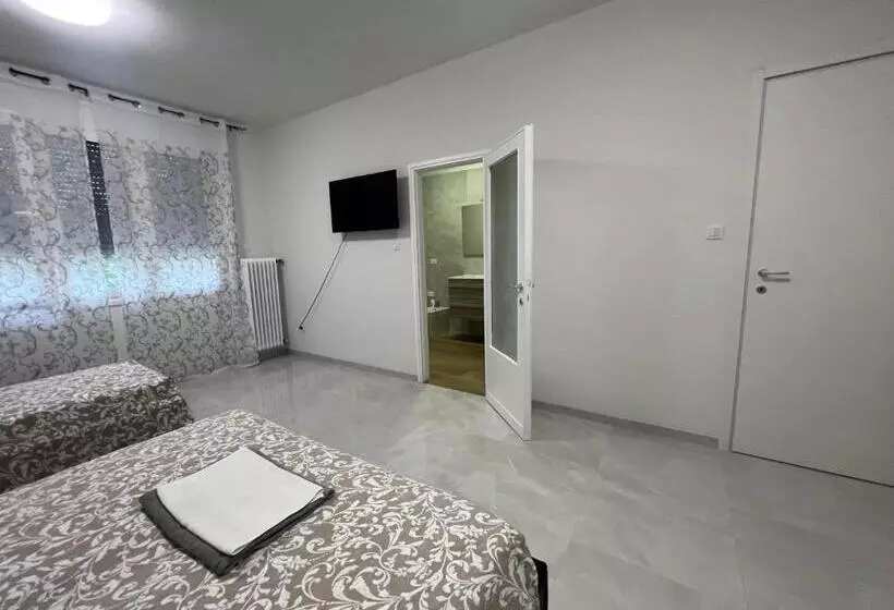 پانسیون Casa Roma Rooms&apartments