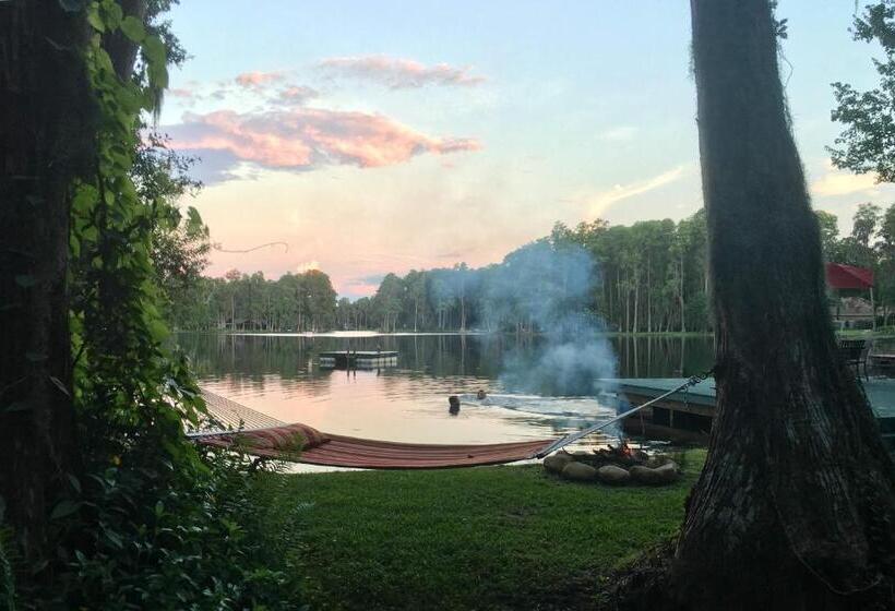 Пансион Little Cypress Cozy Suite