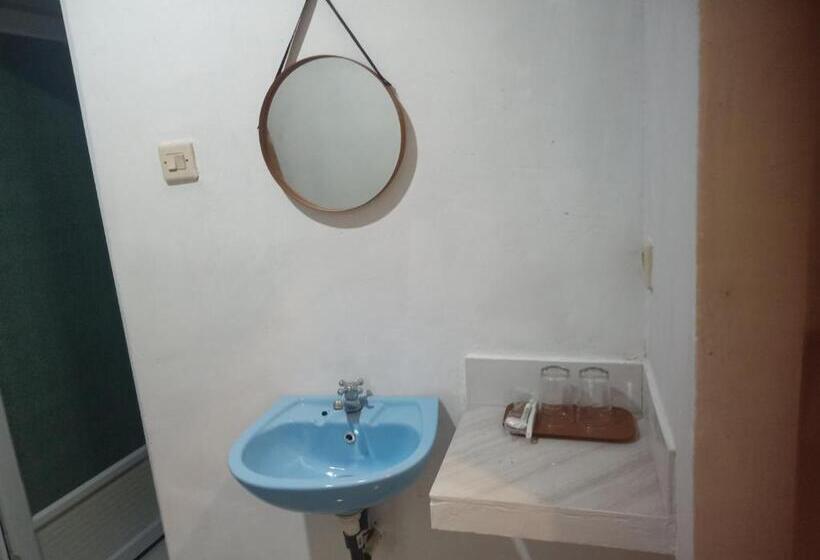 פנסיון Renata Cottages