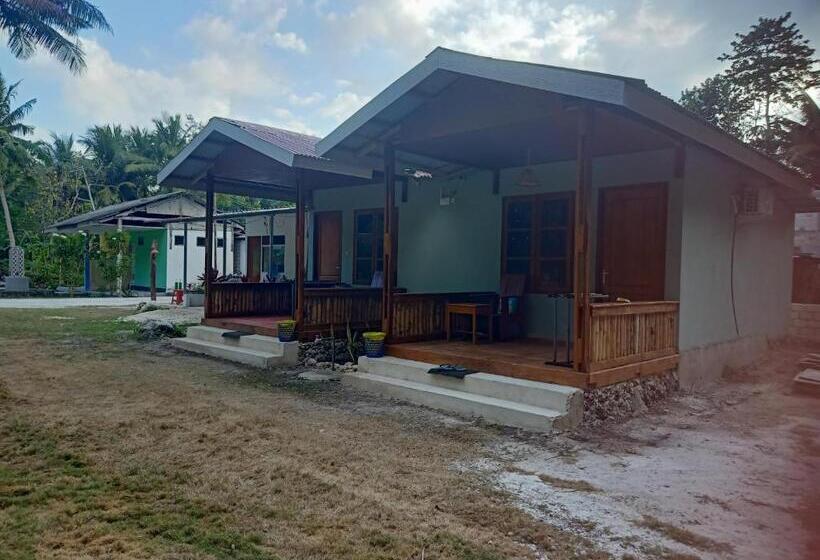 פנסיון Renata Cottages