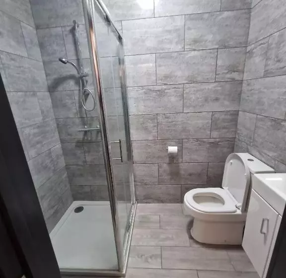 ペンション Room On Southall High Street