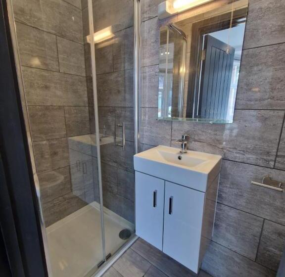 펜션 Room On Southall High Street