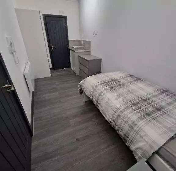 ペンション Room On Southall High Street