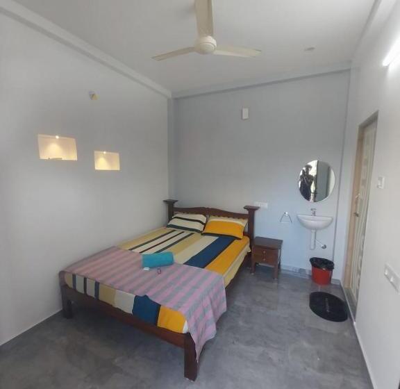 Пансион Tree Shadow Homestay &room S Near By Beach