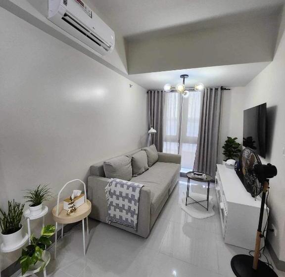 Eastwood Global Plaza Luxury Residence