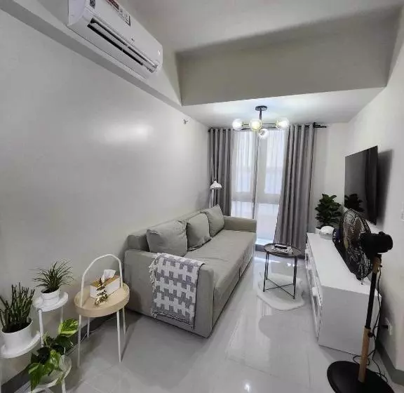 Eastwood Global Plaza Luxury Residence