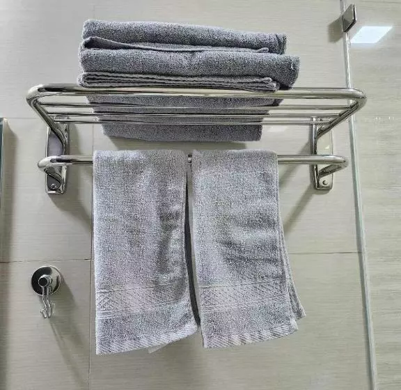 Eastwood Global Plaza Luxury Residence