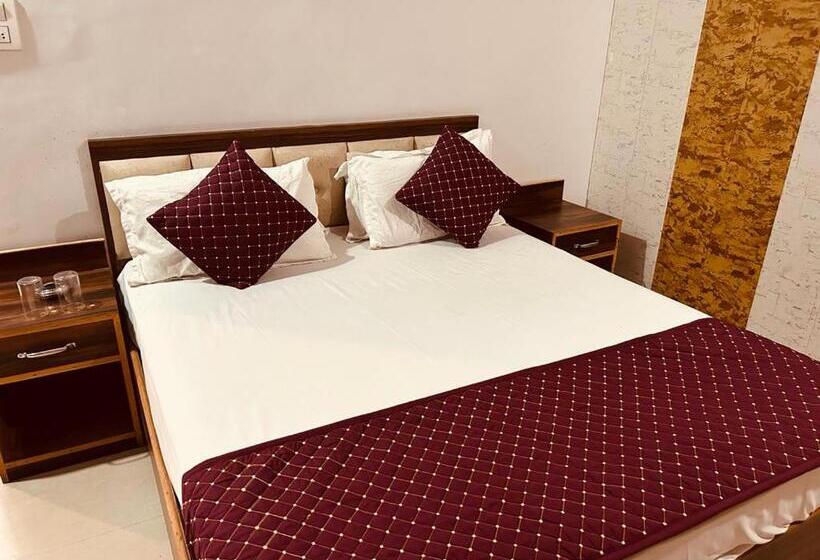 مبيت وإفطار 4 U Premium Tapovan Rishikesh