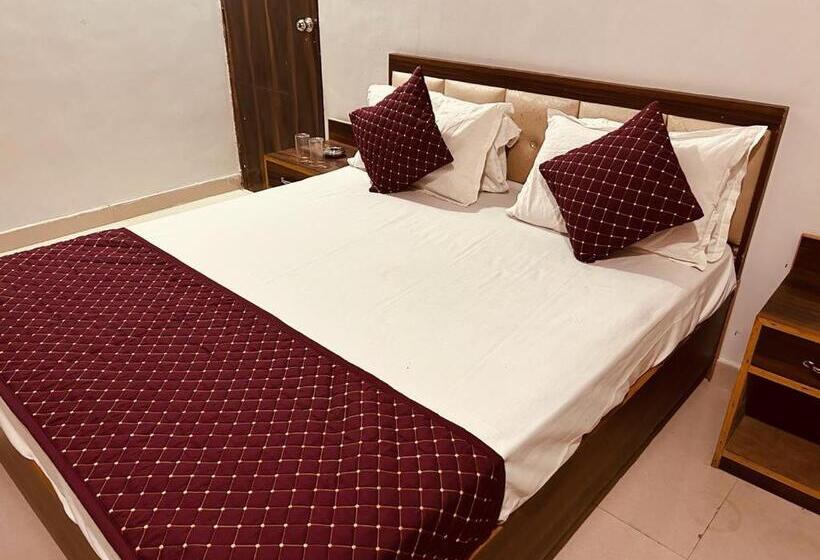 مبيت وإفطار 4 U Premium Tapovan Rishikesh