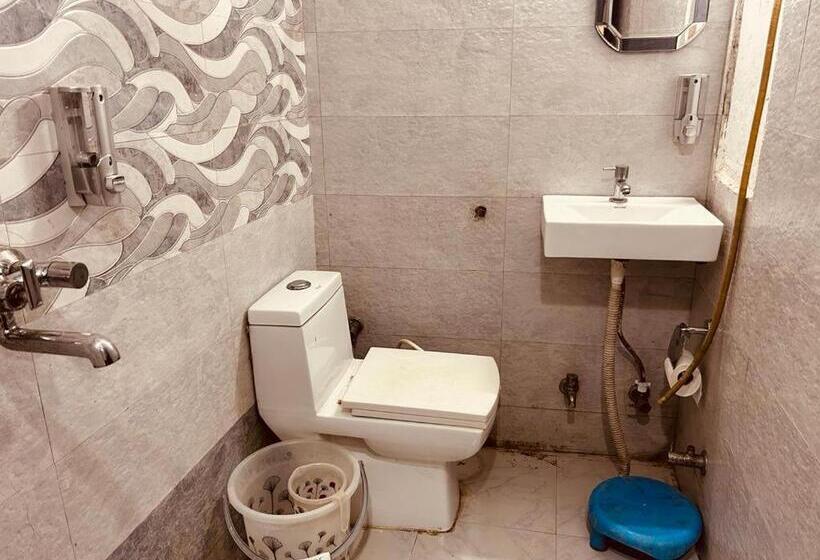 مبيت وإفطار 4 U Premium Tapovan Rishikesh