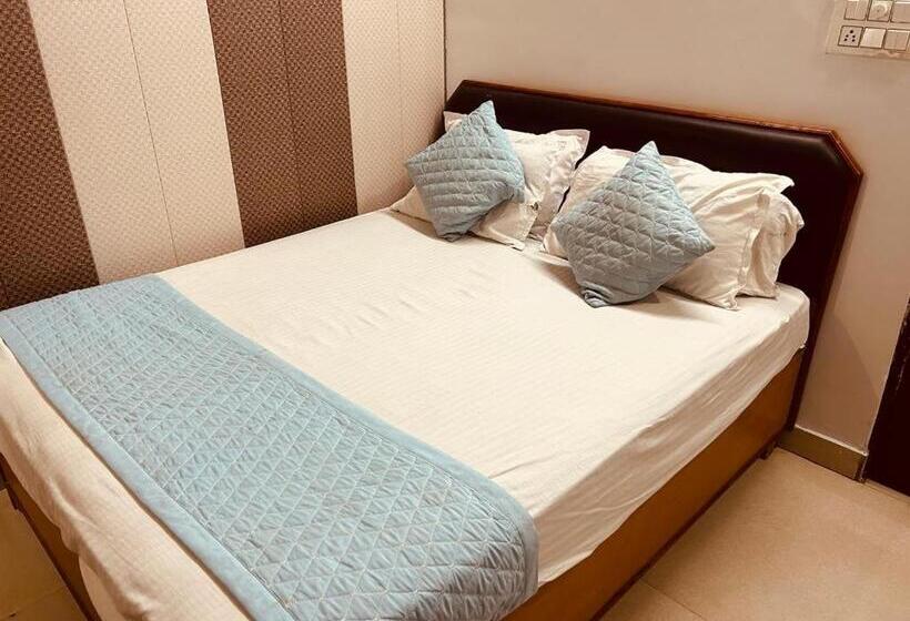 مبيت وإفطار 4 U Premium Tapovan Rishikesh