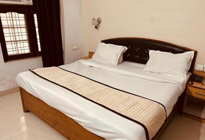 مبيت وإفطار 4 U Premium Tapovan Rishikesh