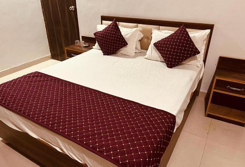 مبيت وإفطار 4 U Premium Tapovan Rishikesh