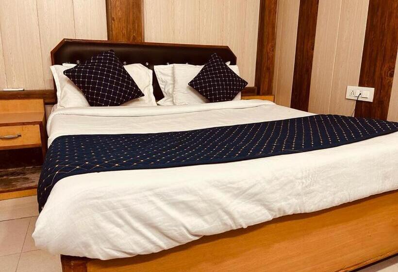 مبيت وإفطار 4 U Premium Tapovan Rishikesh