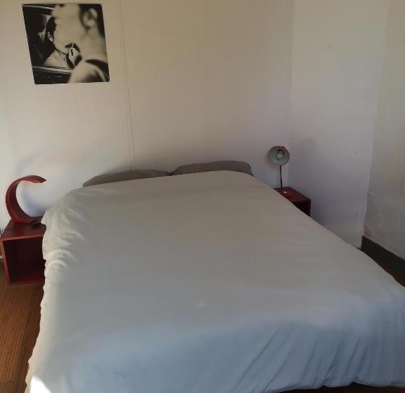 Aamiaismajoitus (B&B) Bnb 4 Personnes 5 Mn Métro Bourg Entrée Et Sdb Indépendantes