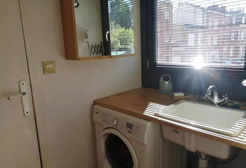 Aamiaismajoitus (B&B) Bnb 4 Personnes 5 Mn Métro Bourg Entrée Et Sdb Indépendantes