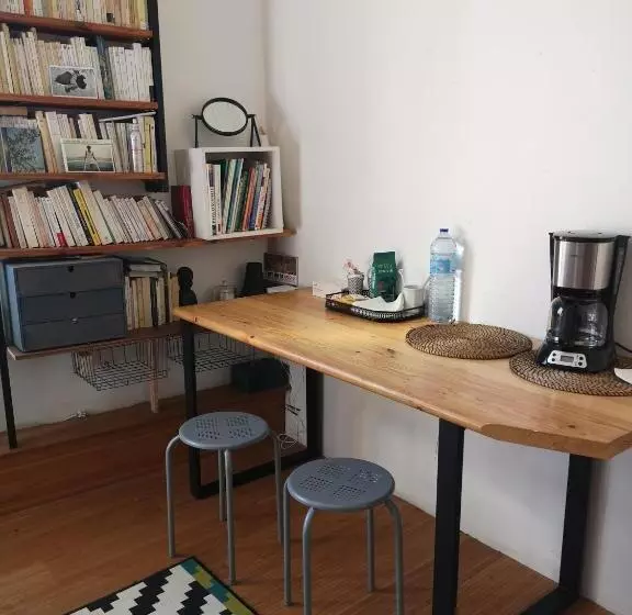 Aamiaismajoitus (B&B) Bnb 4 Personnes 5 Mn Métro Bourg Entrée Et Sdb Indépendantes