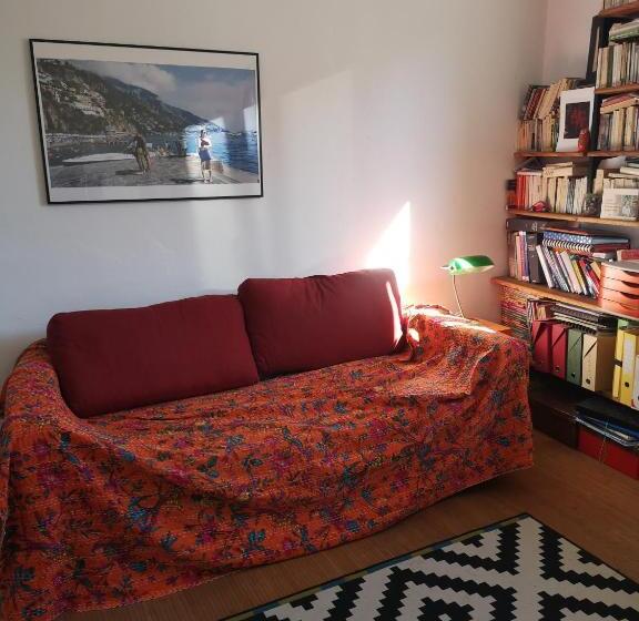 Aamiaismajoitus (B&B) Bnb 4 Personnes 5 Mn Métro Bourg Entrée Et Sdb Indépendantes