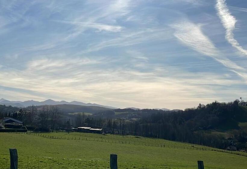 Bed and Breakfast Maison Goxoki