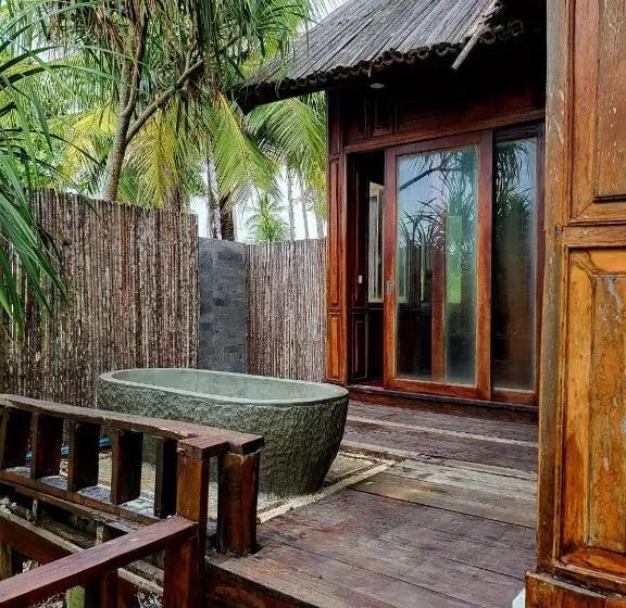 Full Moon Island Resort