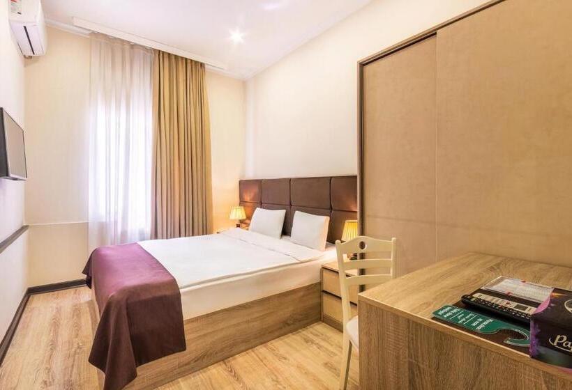 Отель Deluxe City