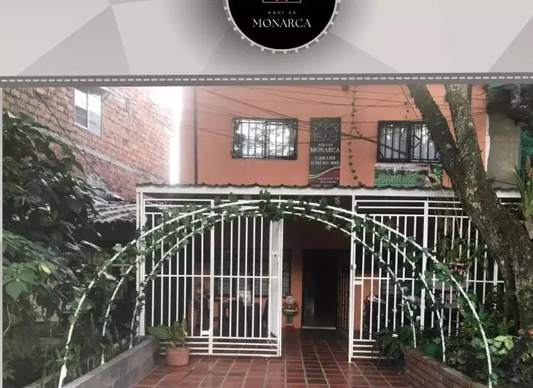 ホテル Hostal Monarca