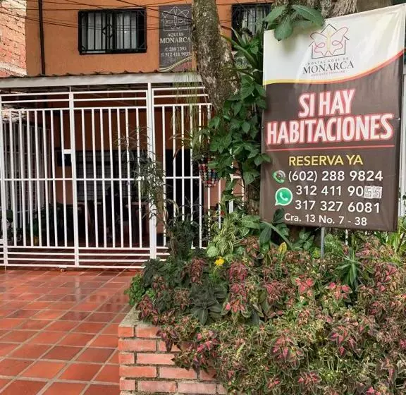 ホテル Hostal Monarca