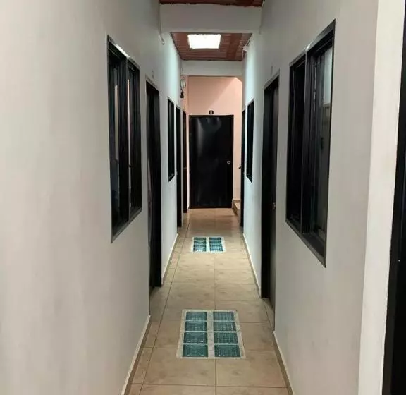 ホテル Hostal Monarca