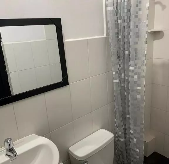 ホテル Hostal Monarca