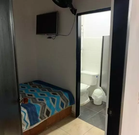 ホテル Hostal Monarca