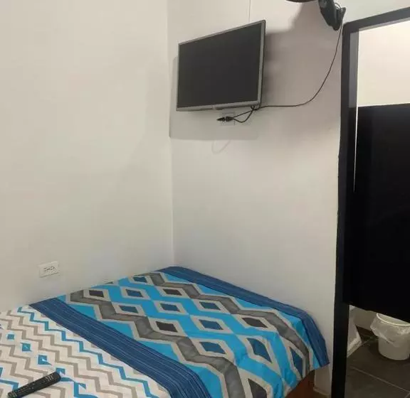 ホテル Hostal Monarca