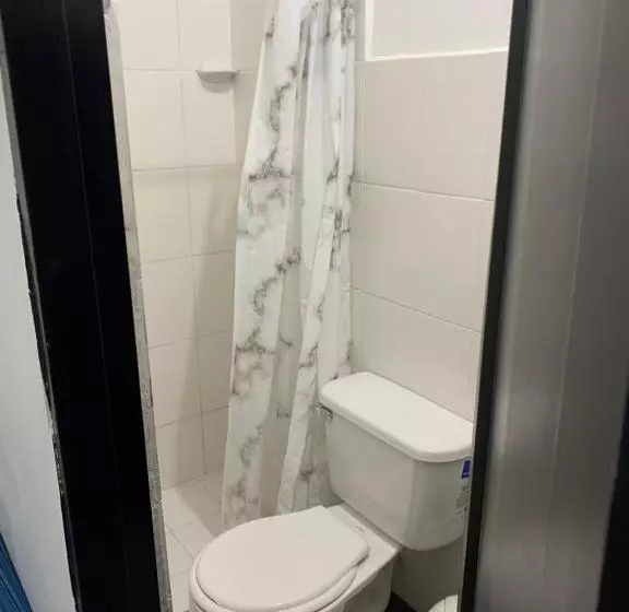 ホテル Hostal Monarca