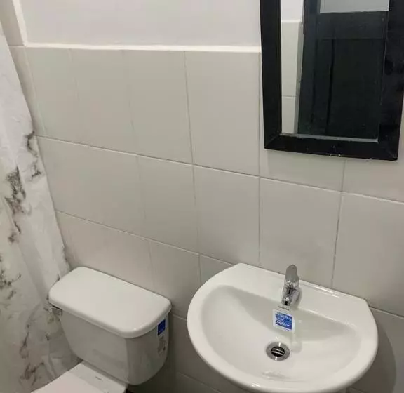 ホテル Hostal Monarca