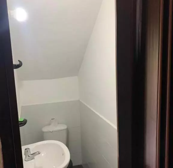 ホテル Hostal Monarca