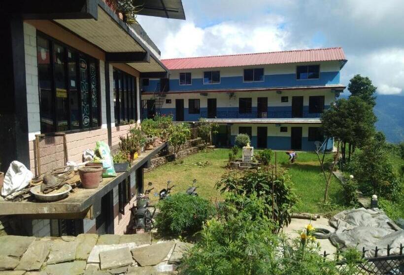 هتل Panorama Dhampus Dhampus Deurali Pokhara, 33700 Kāskī, Nepal