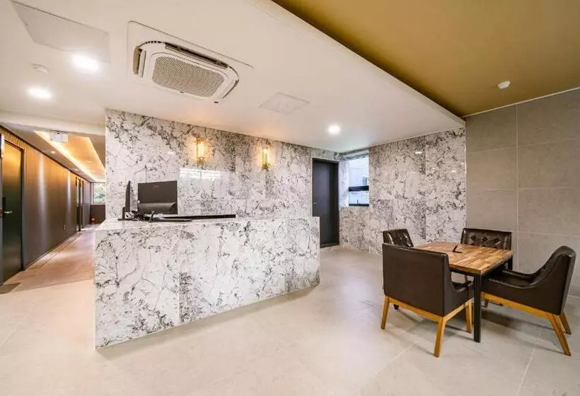 Sloth Hotel Gimhae