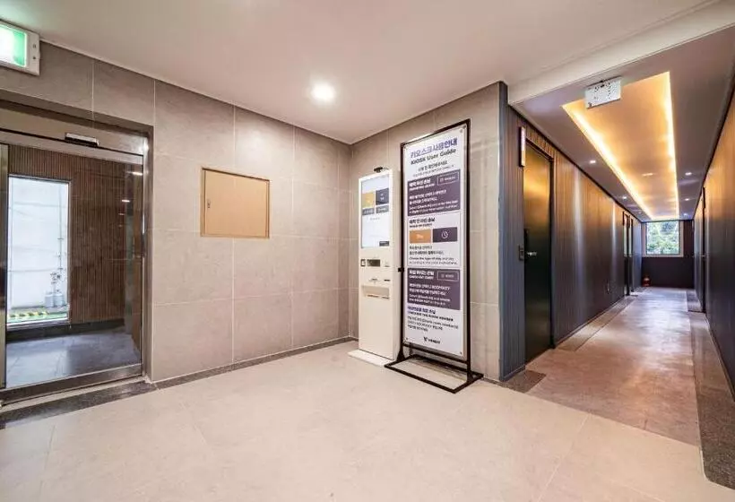 Sloth Hotel Gimhae