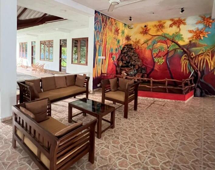 The Dom Hotel & Restaurant