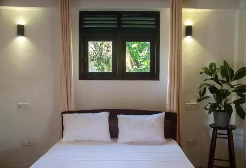 The Dom Hotel & Restaurant