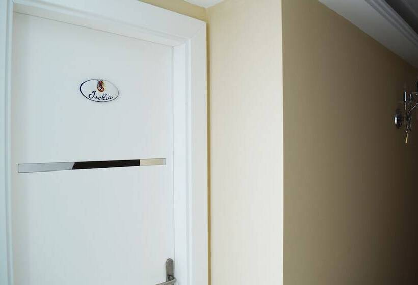 ベッドアンドブレックファースト La Volpe Rossa