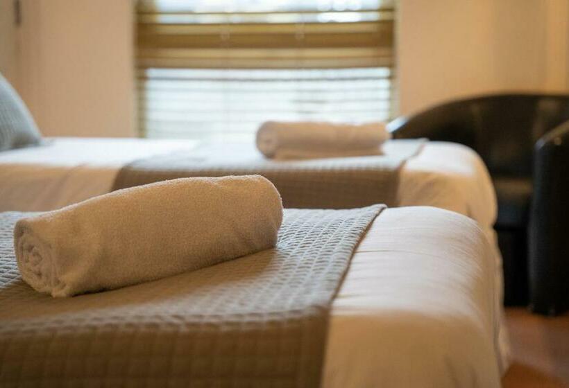 簡易ホテル Winchelsea Lodge