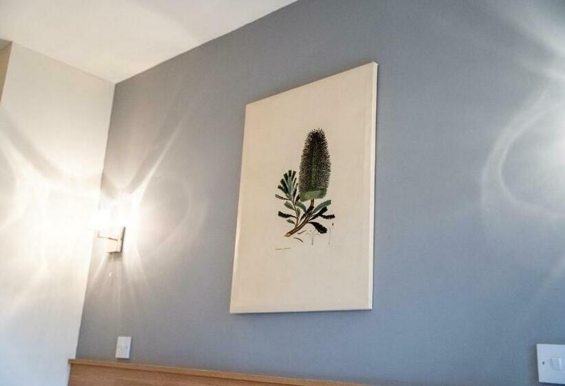 簡易ホテル Winchelsea Lodge