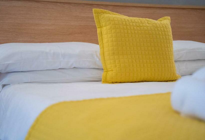 簡易ホテル Winchelsea Lodge