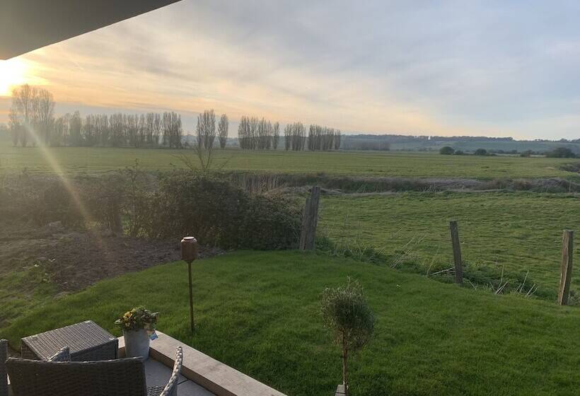 簡易ホテル Winchelsea Lodge