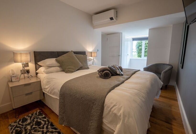 簡易ホテル Winchelsea Lodge