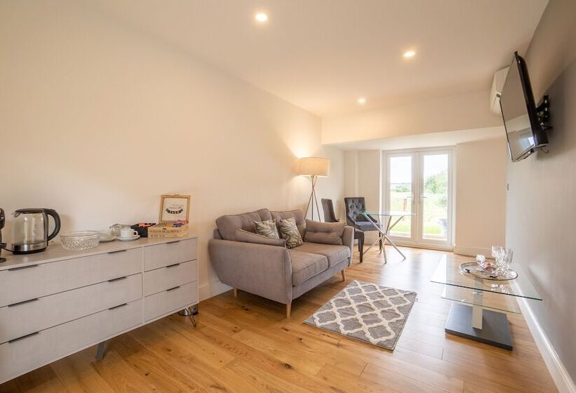 簡易ホテル Winchelsea Lodge