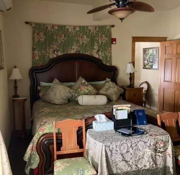 هتل All Seasons Inn